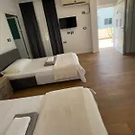 House Pollo 4* 사밀