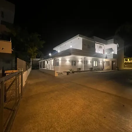 Πανσιόν House Pollo 3*