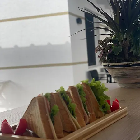 Πανσιόν House Pollo Εξαμίλιο