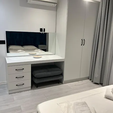 House Pollo Πανσιόν 3*