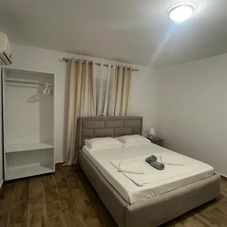 House Pollo 3* Εξαμίλιο