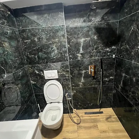 House Pollo Πανσιόν 3*